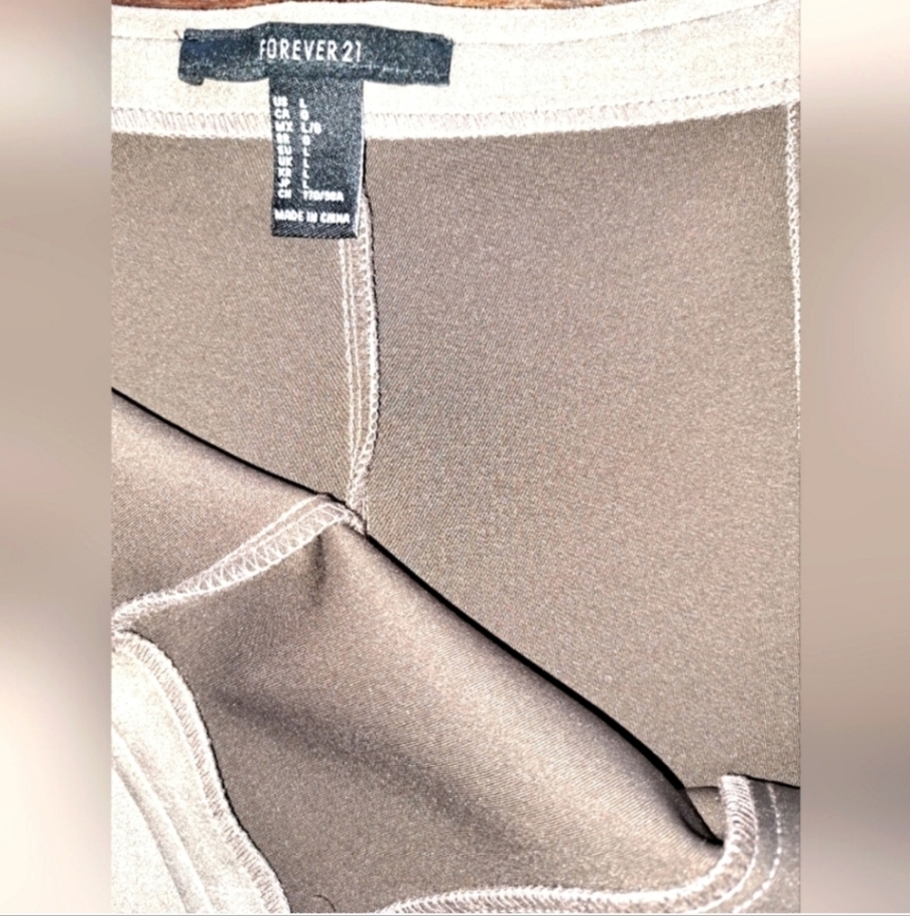 Forever 21 Tan Faux Suede Leggings Sleek and Stylish Size Large NWOT - Picture 4 of 15